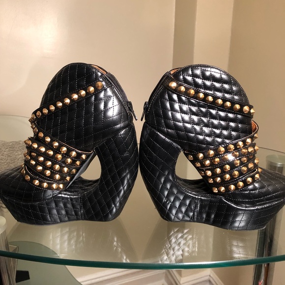 Shoes - Picture 5 of 6